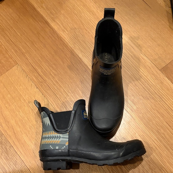 Pendleton Shoes - Pendleton Black and Gray rain boots